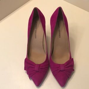 New Audrey Brooke violet heels with cute bow!!